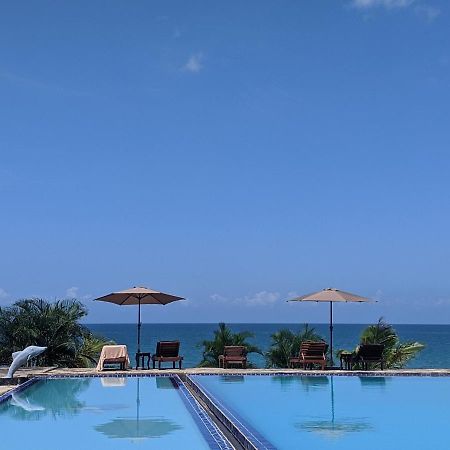 Amaan Ocean Hotel Kihinani Bububu Exteriör bild