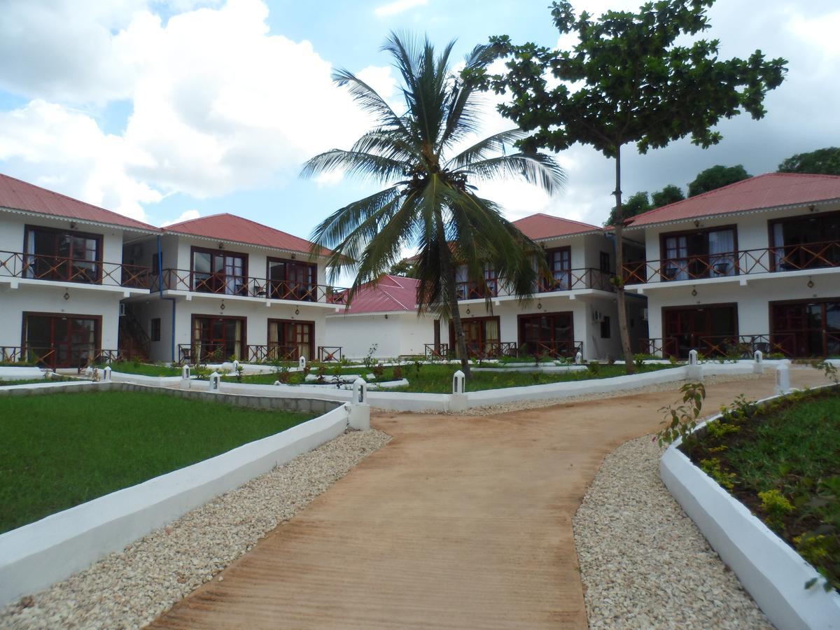 Amaan Ocean Hotel Kihinani Bububu Exteriör bild