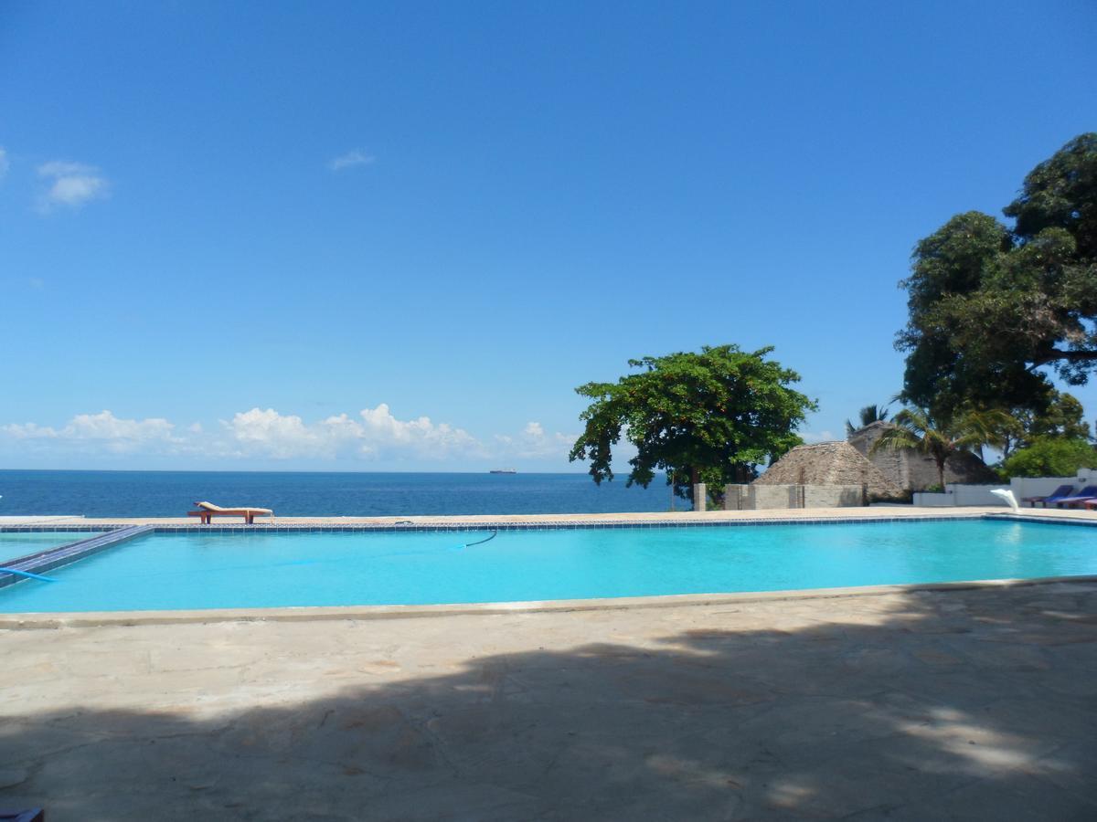 Amaan Ocean Hotel Kihinani Bububu Exteriör bild