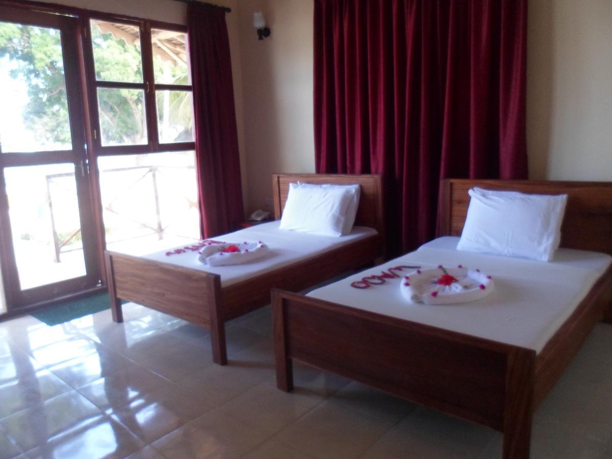 Amaan Ocean Hotel Kihinani Bububu Exteriör bild
