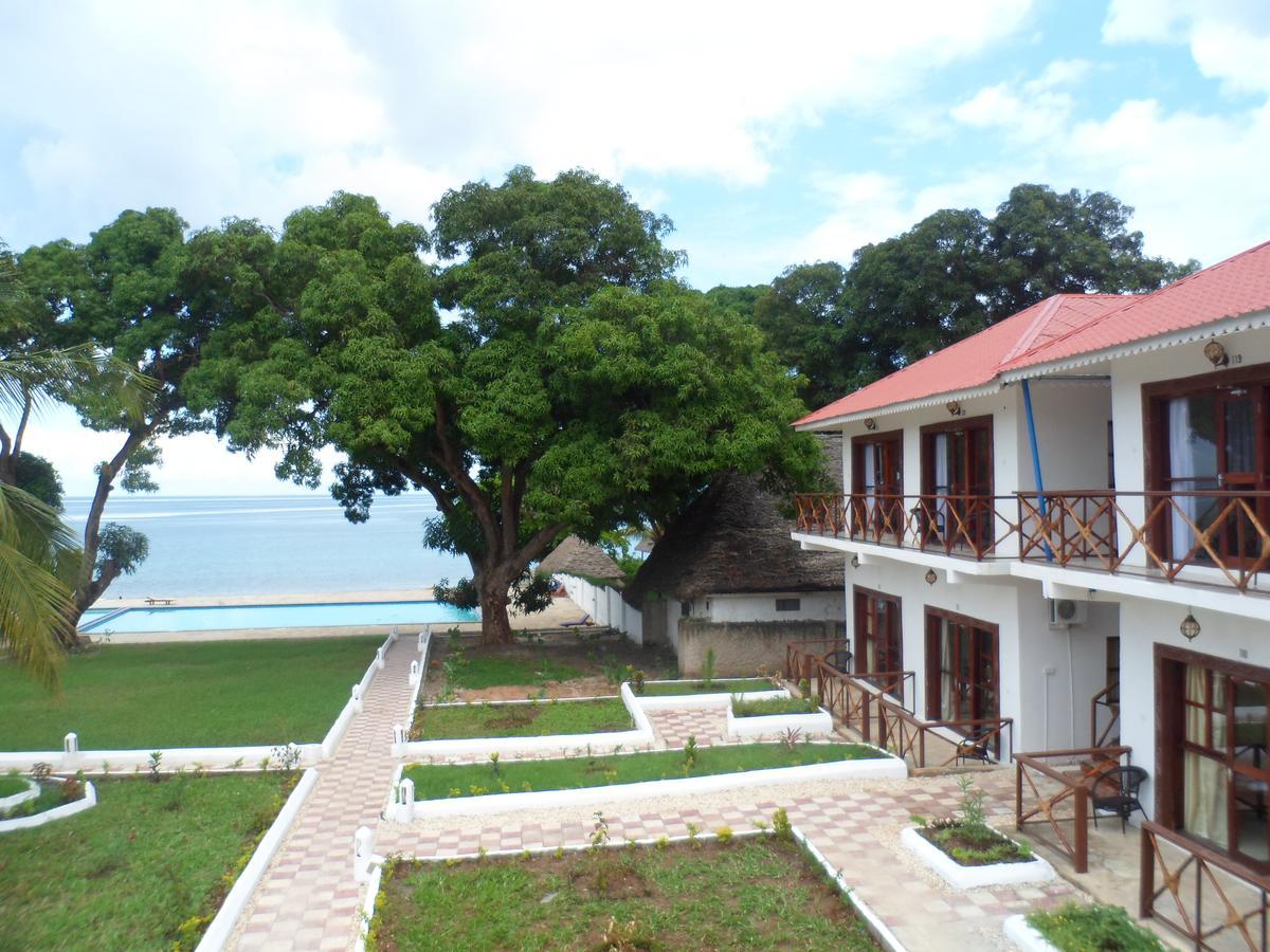 Amaan Ocean Hotel Kihinani Bububu Exteriör bild