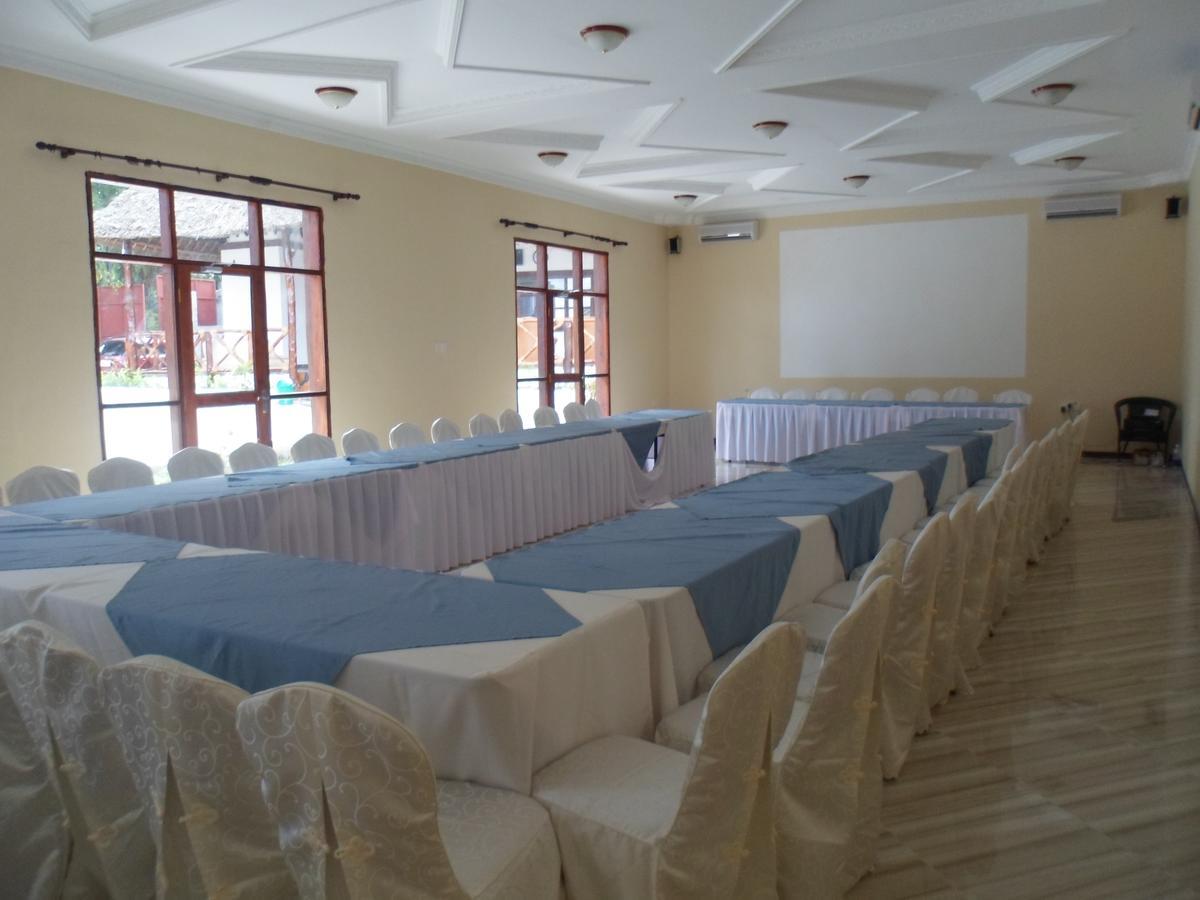 Amaan Ocean Hotel Kihinani Bububu Exteriör bild