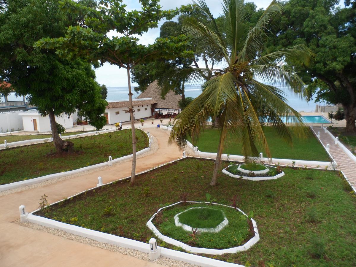 Amaan Ocean Hotel Kihinani Bububu Exteriör bild