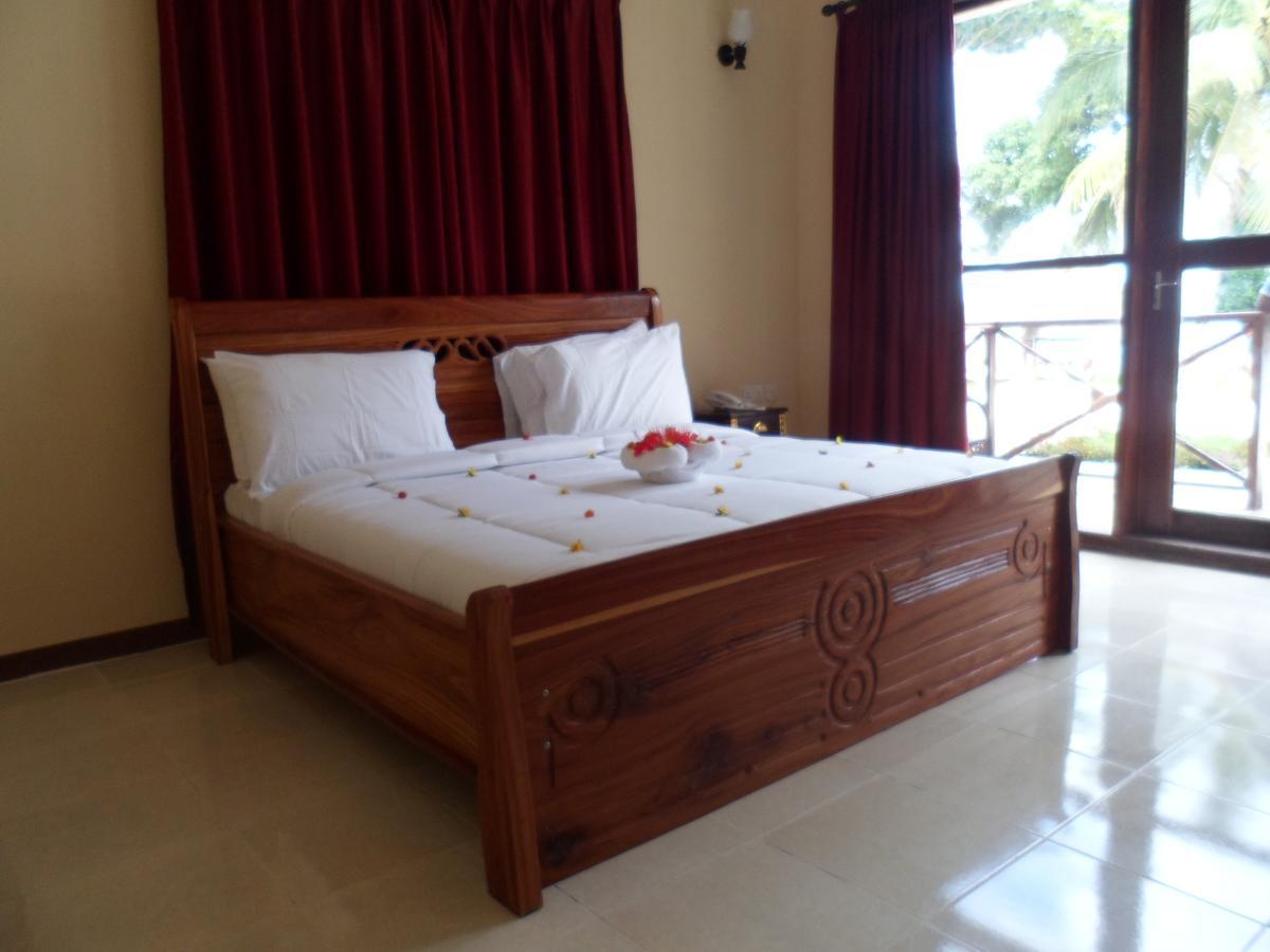 Amaan Ocean Hotel Kihinani Bububu Exteriör bild