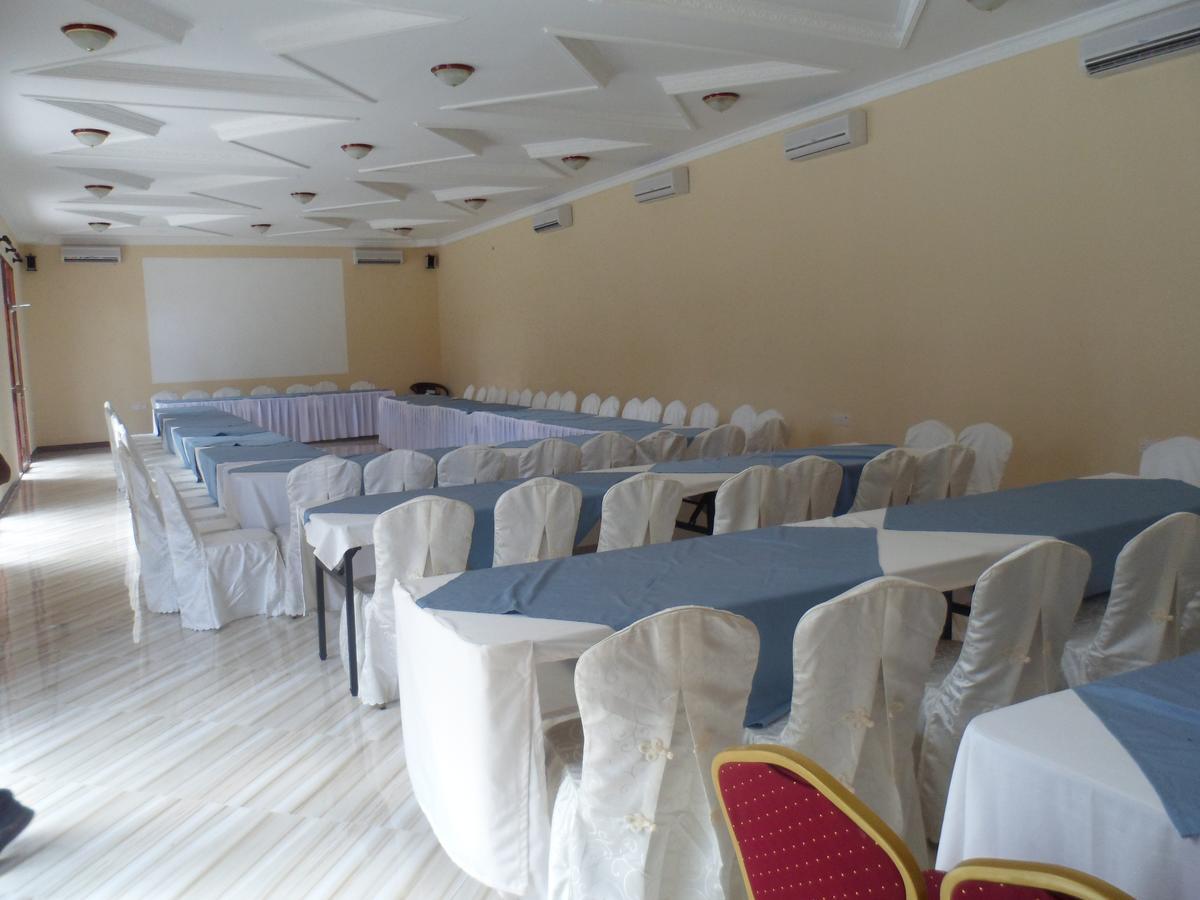 Amaan Ocean Hotel Kihinani Bububu Exteriör bild