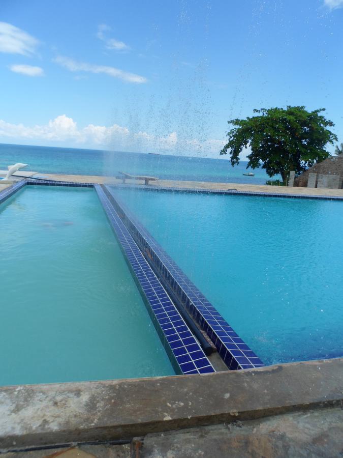 Amaan Ocean Hotel Kihinani Bububu Exteriör bild