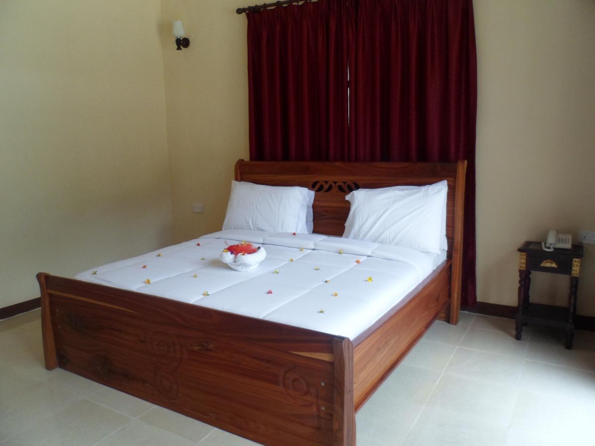 Amaan Ocean Hotel Kihinani Bububu Exteriör bild