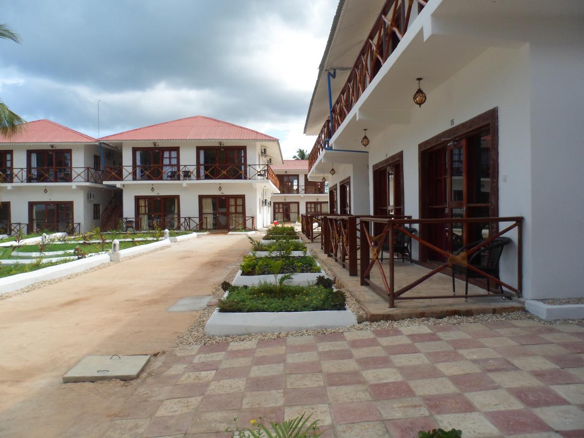 Amaan Ocean Hotel Kihinani Bububu Exteriör bild