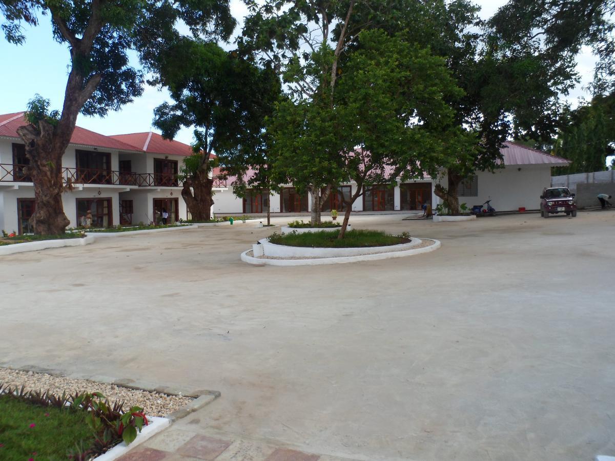 Amaan Ocean Hotel Kihinani Bububu Exteriör bild