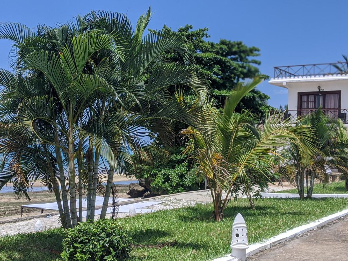 Amaan Ocean Hotel Kihinani Bububu Exteriör bild