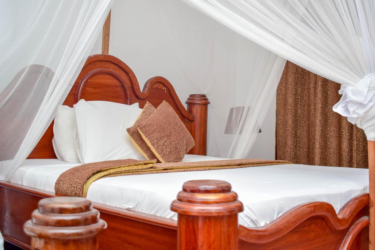 Amaan Ocean Hotel Kihinani Bububu Exteriör bild