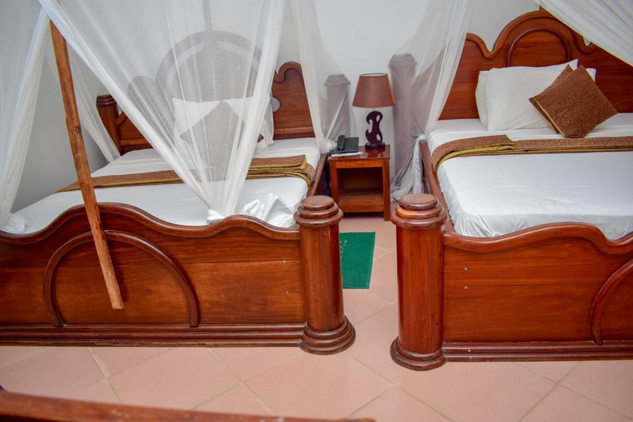 Amaan Ocean Hotel Kihinani Bububu Exteriör bild