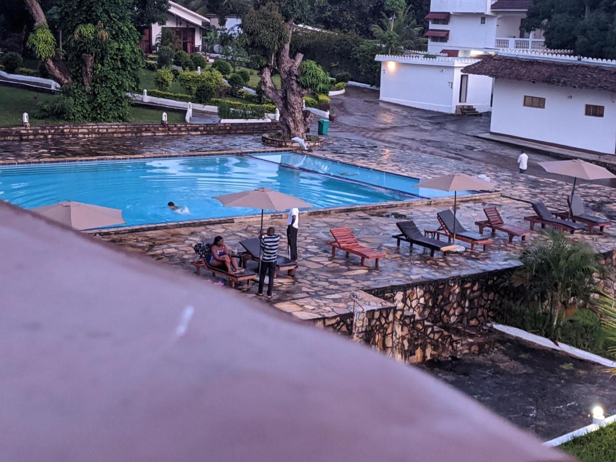 Amaan Ocean Hotel Kihinani Bububu Exteriör bild
